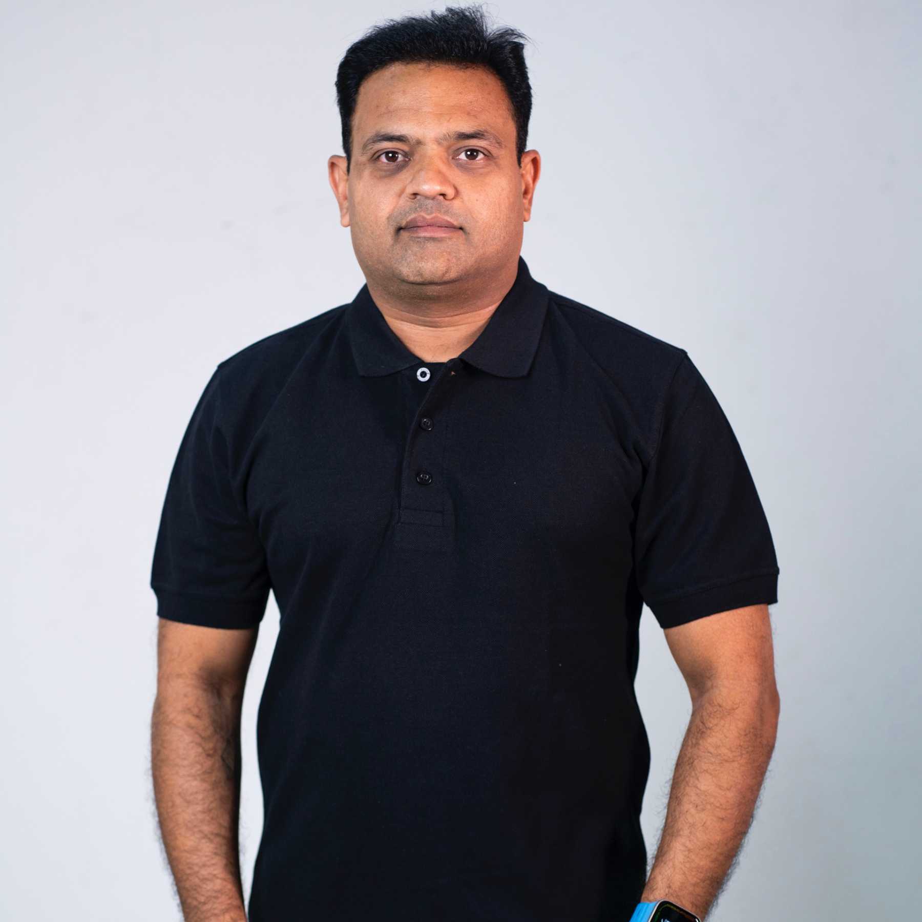 plain-black-240-gsm-polo-tshirt1