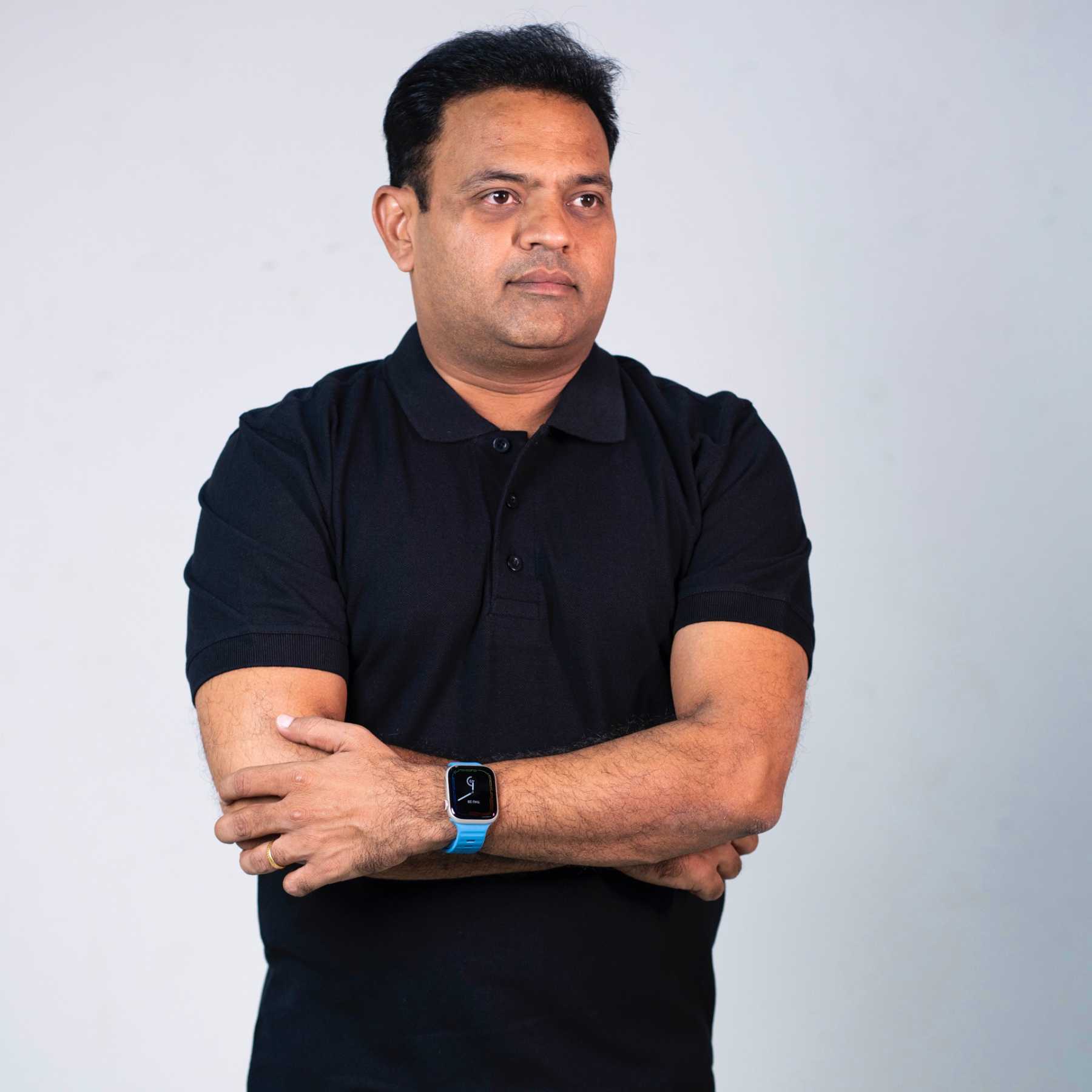 plain-black-240-gsm-polo-tshirt2