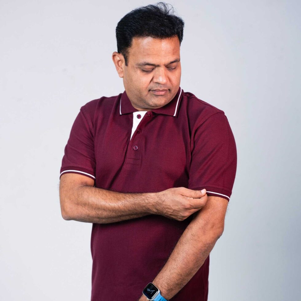 plain-maroon-white-240-gsm-polo-tshirt3
