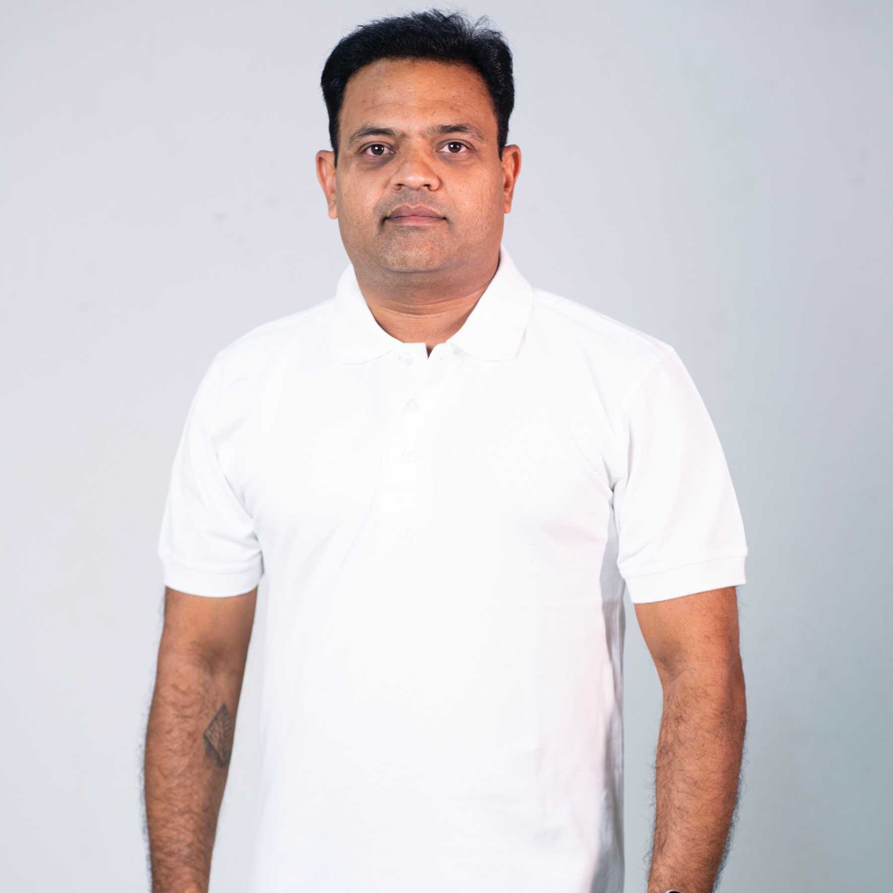 plain-white-240-gsm-polo-tshirt1